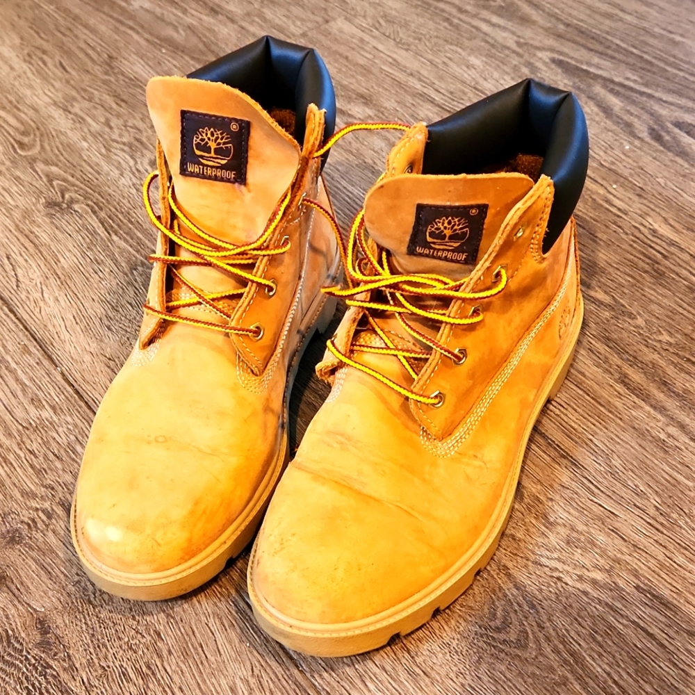 Timberland Men's basic 6 inch work boot size 6.5 M tan leather